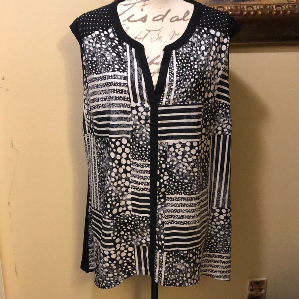 Avenue mixed material v neck abstract-polka dot-solid print sleeveless top
